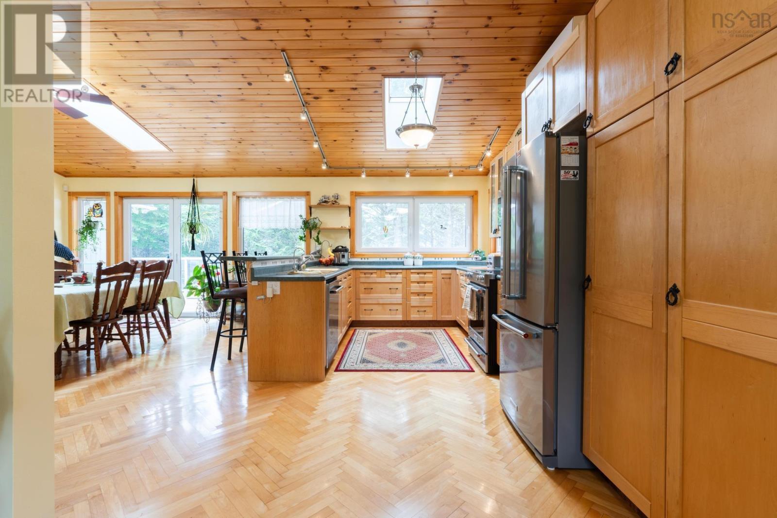 69 Thumb Cap Point Road Property Photo 14