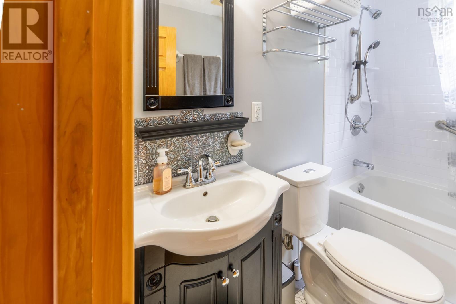 69 Thumb Cap Point Road Property Photo 24