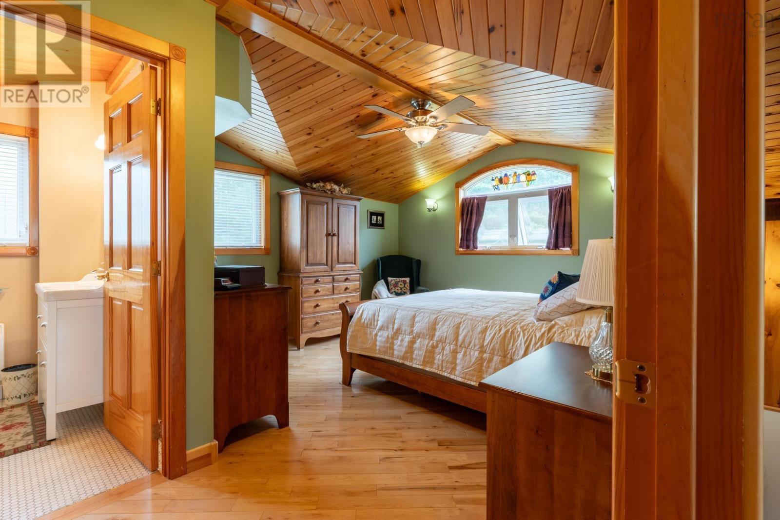 69 Thumb Cap Point Road Property Photo 32
