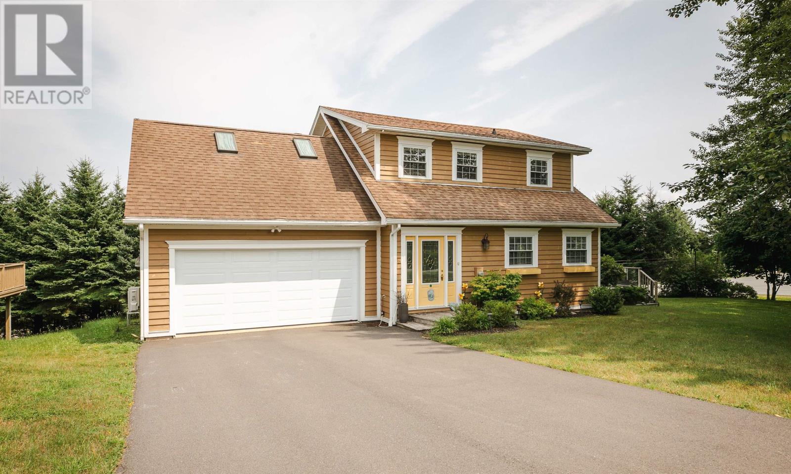 6 Westwind Drive Property Photo 2