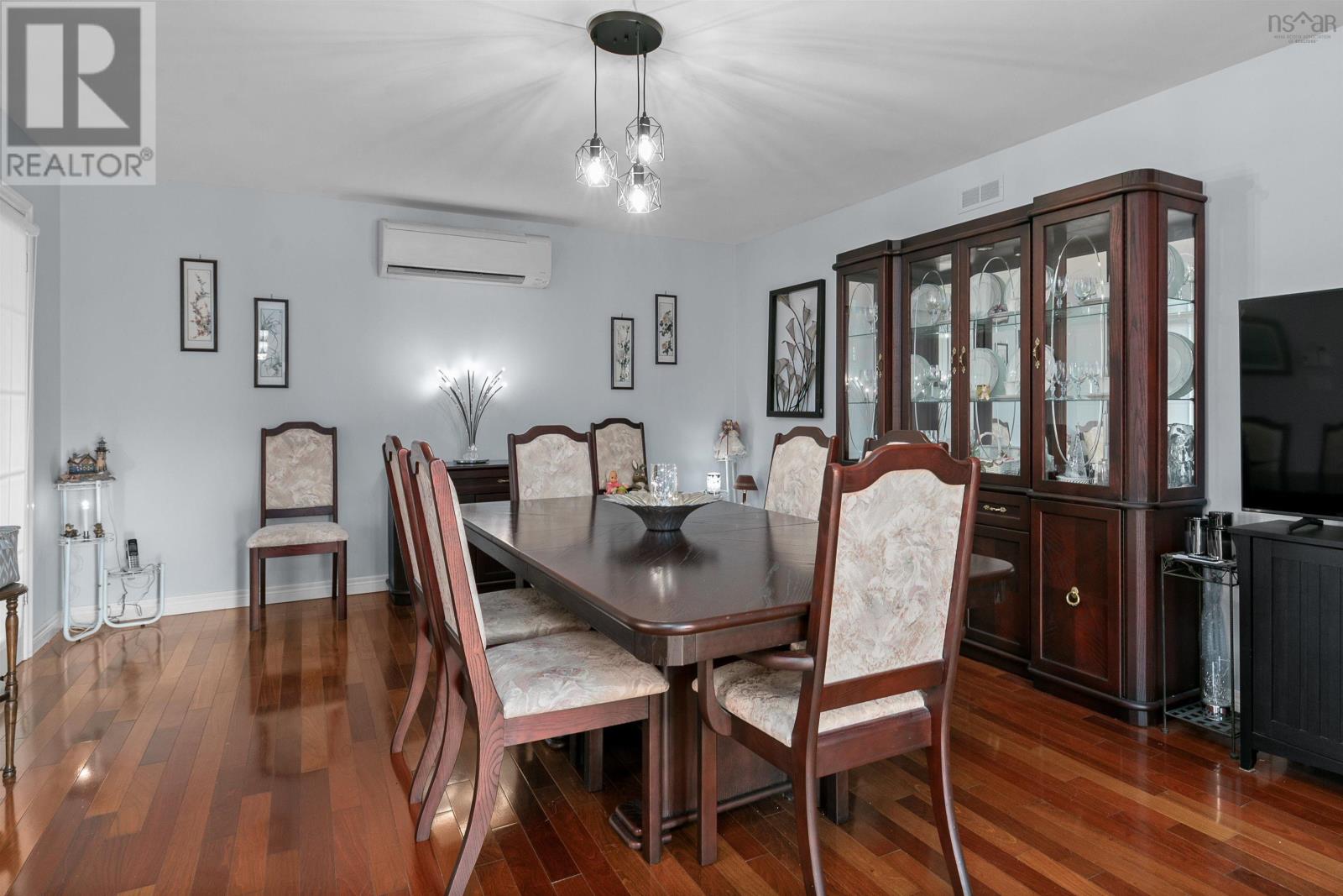 6 Westwind Drive Property Photo 8