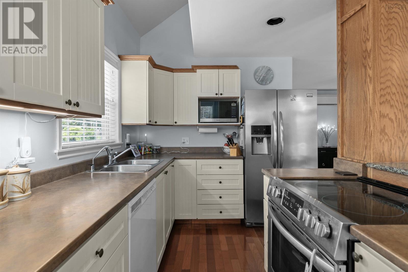 6 Westwind Drive Property Photo 12