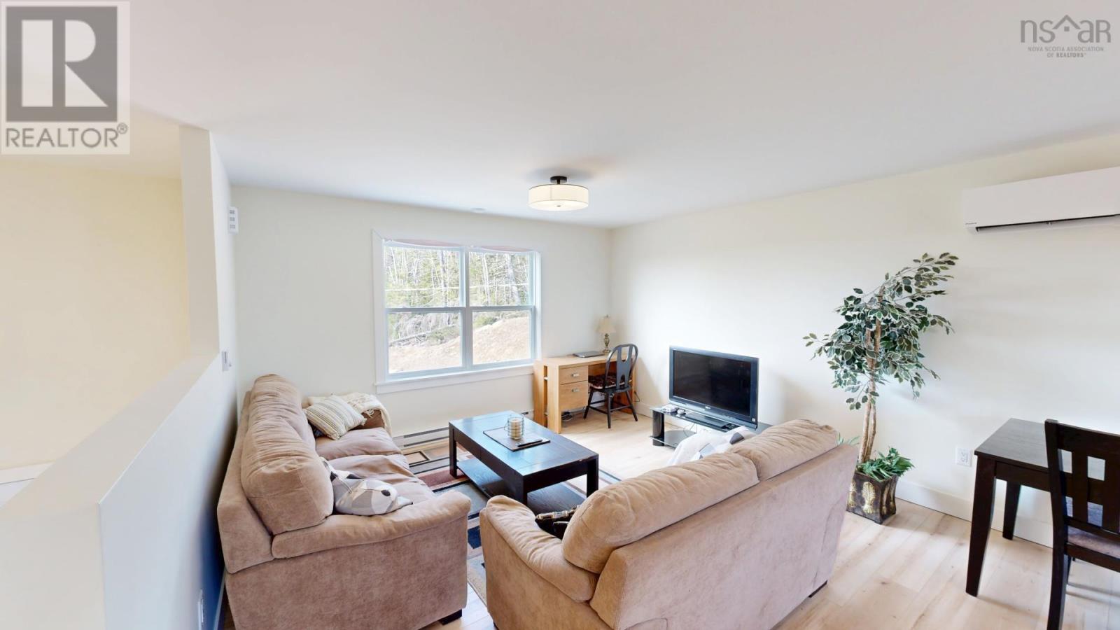 448 Winslow Drive Property Photo 6