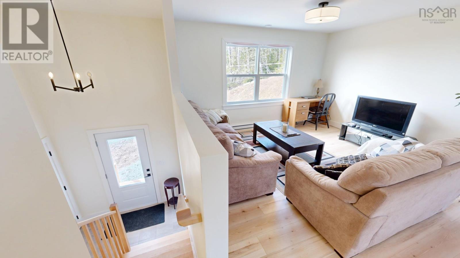 448 Winslow Drive Property Photo 12