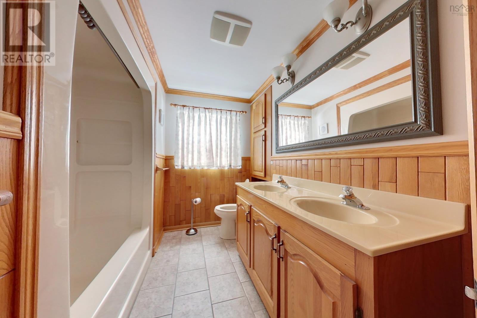 202 Victoria Street E Property Photo 14