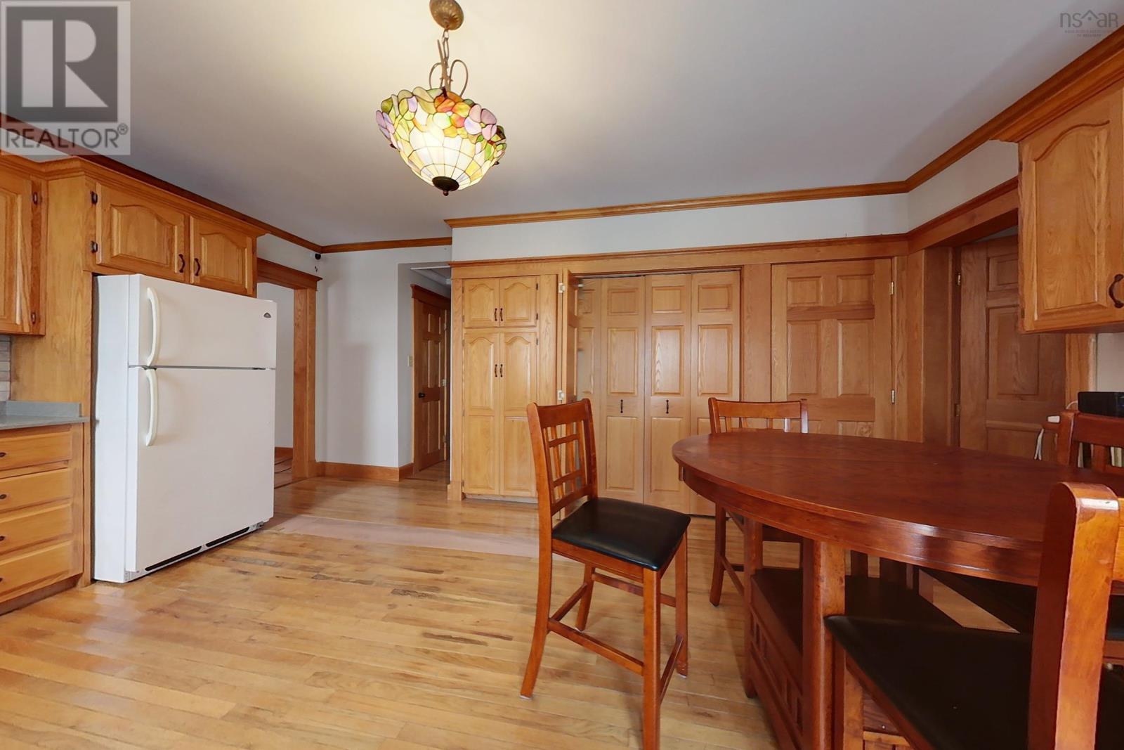 202 Victoria Street E Property Photo 17