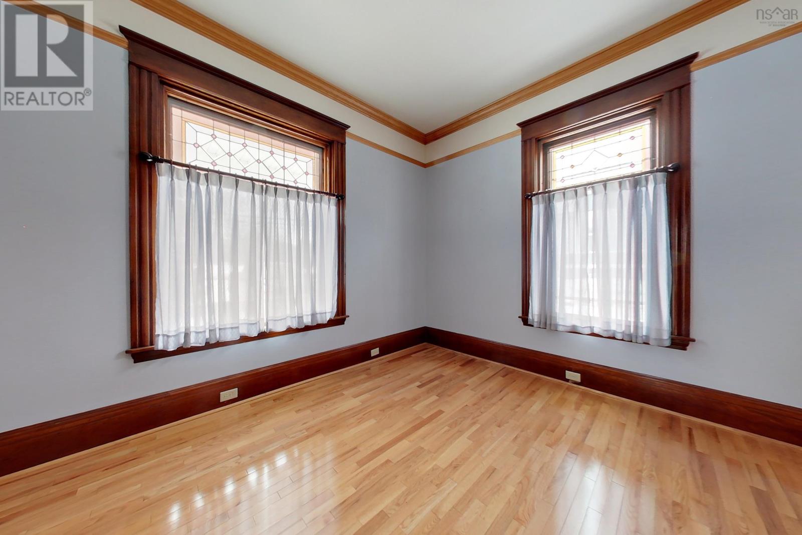 202 Victoria Street E Property Photo 21