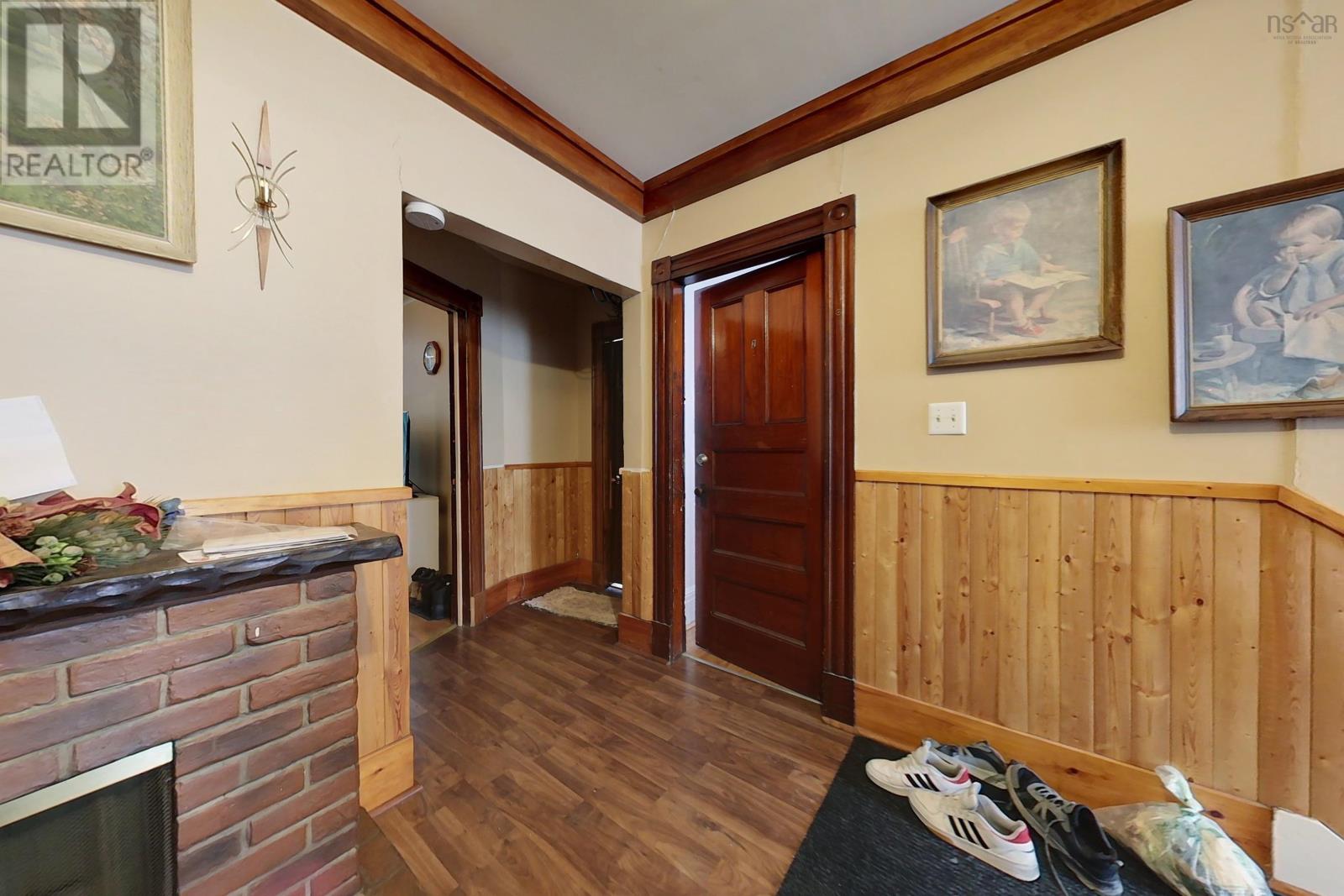 202 Victoria Street E Property Photo 24
