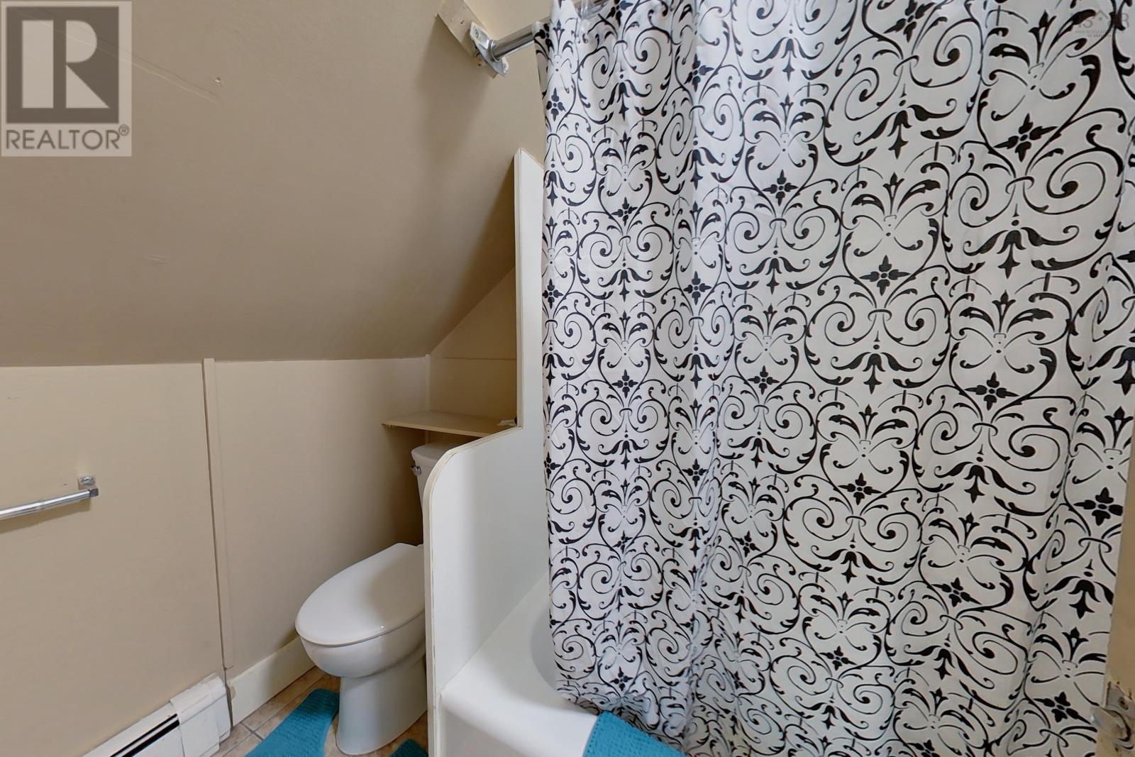 202 Victoria Street E Property Photo 34