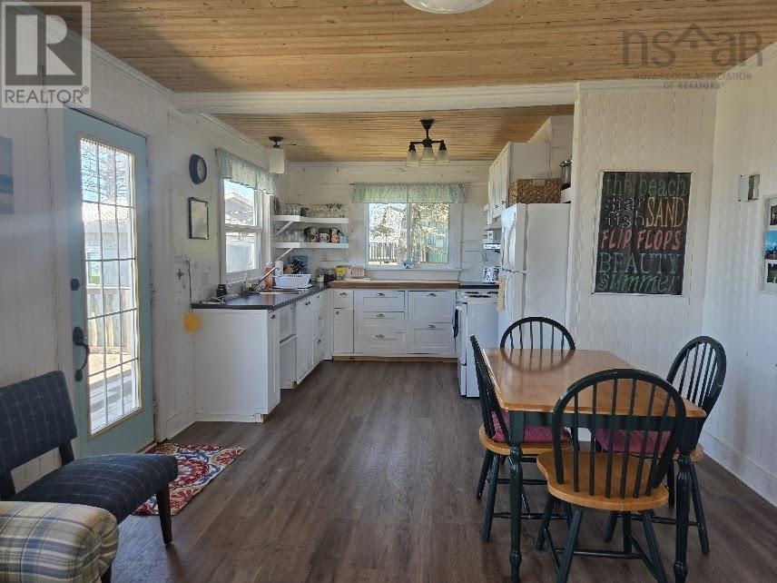 99 Red Cliff Drive Property Photo 4