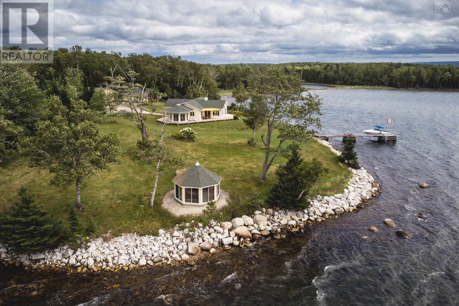 364 (6012) Macinnis Point Road Property Photo 3