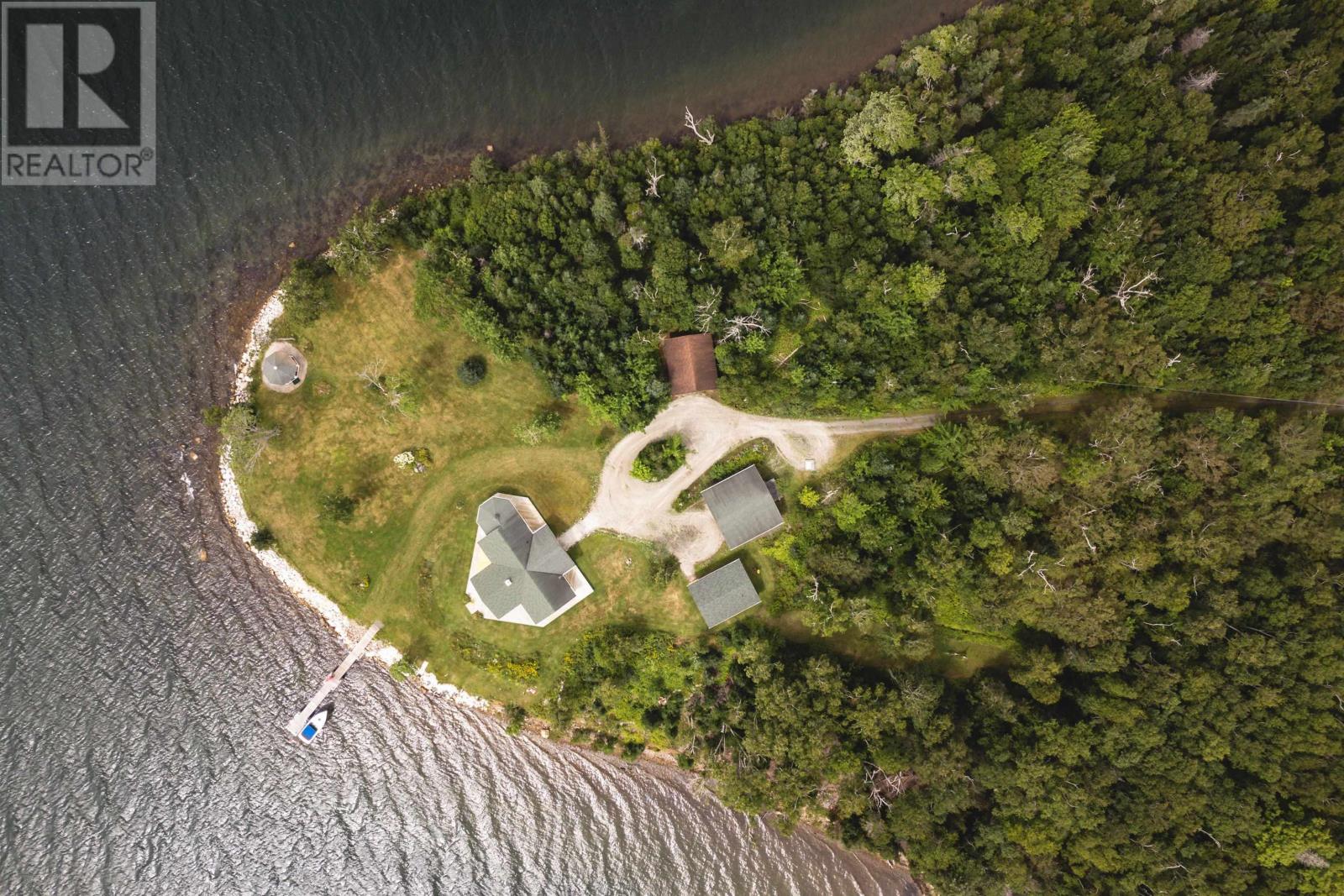 364 (6012) Macinnis Point Road Property Photo 4