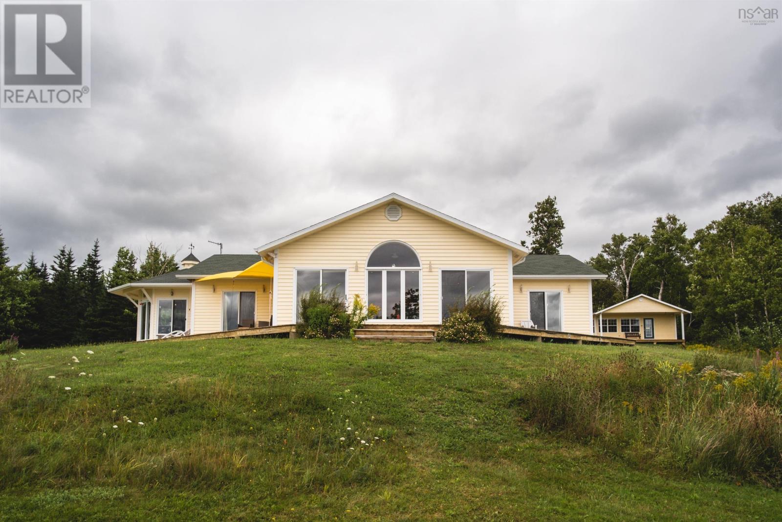 364 (6012) Macinnis Point Road Property Photo 5