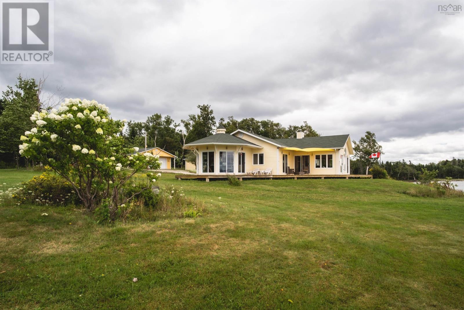 364 (6012) Macinnis Point Road Property Photo 6
