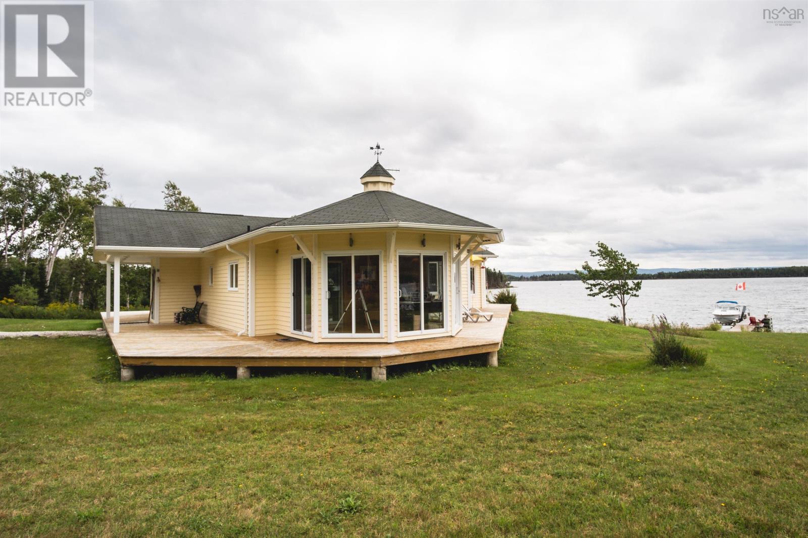 364 (6012) Macinnis Point Road Property Photo 7