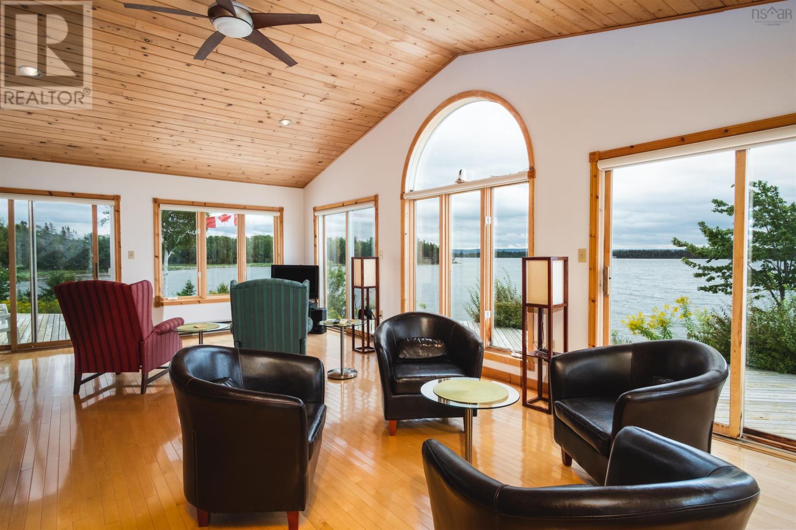 364 (6012) Macinnis Point Road Property Photo 14