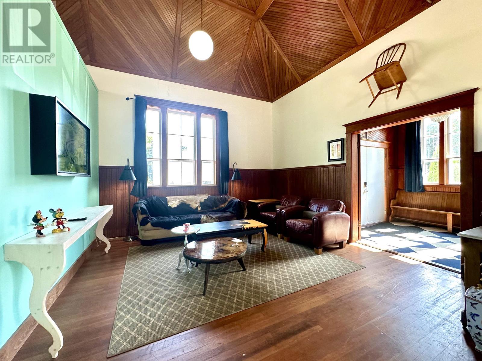 5 Church Street Property Photo 17