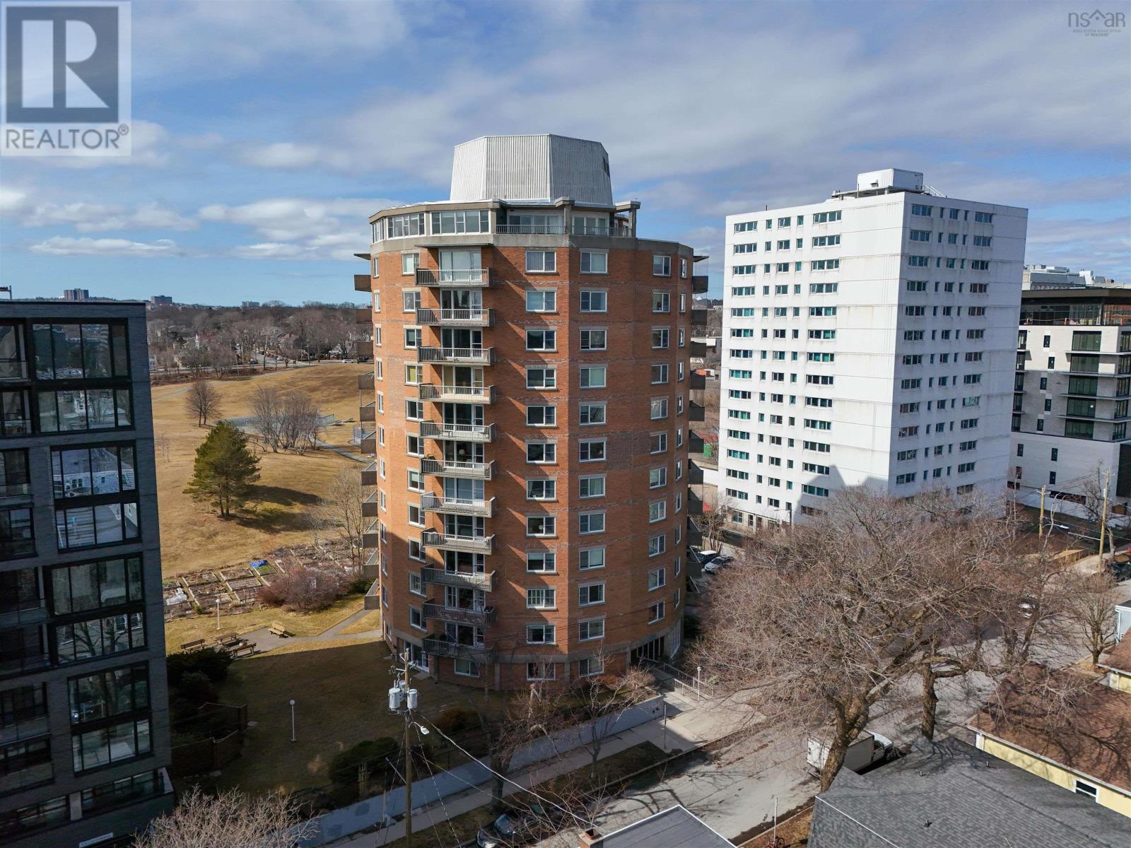 103 1074 Wellington Street Property Photo 1