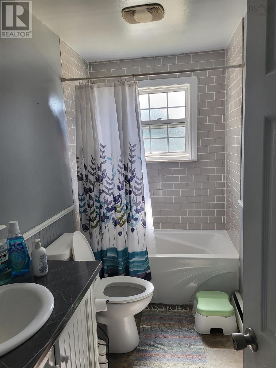 1082 College Road Property Photo 8