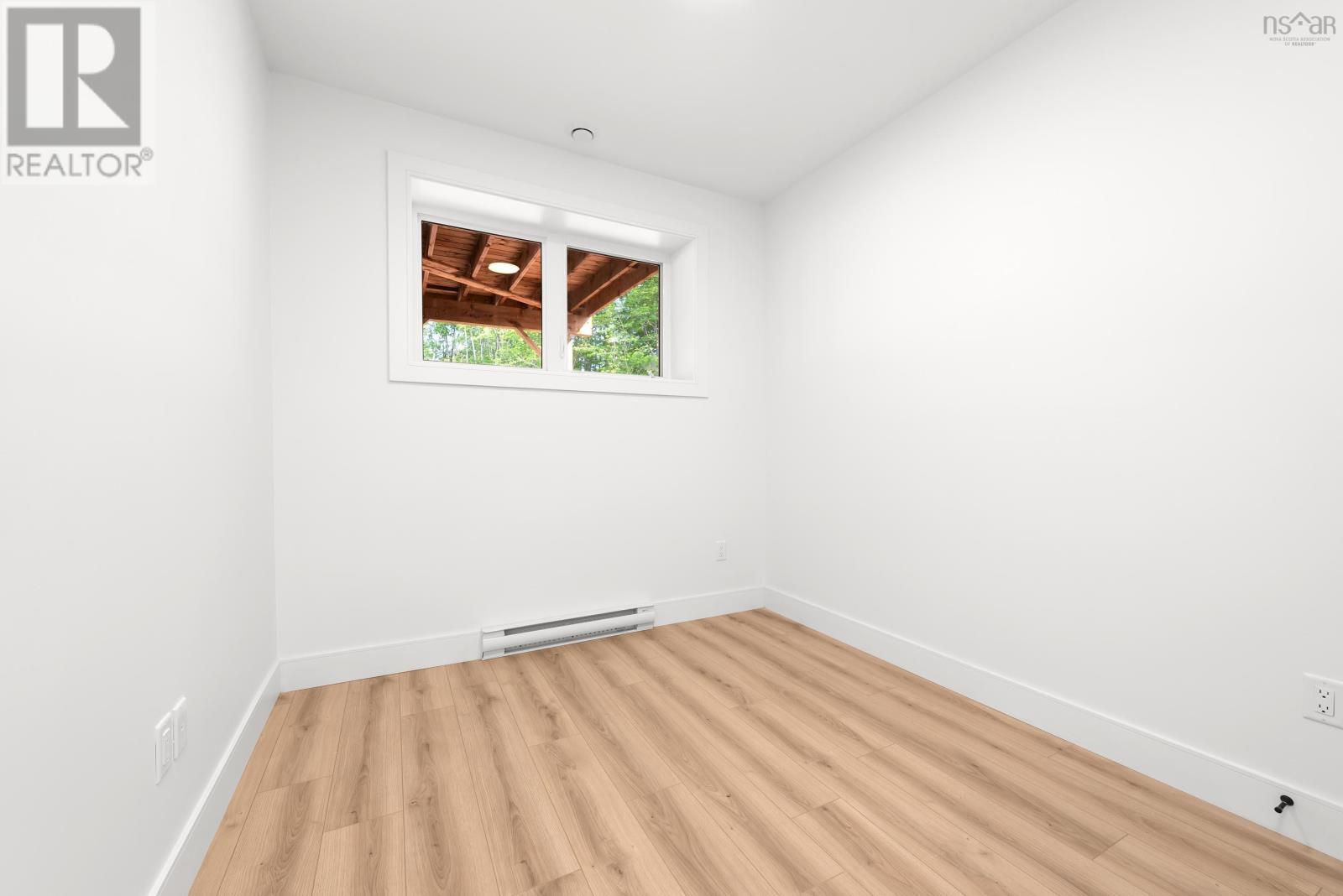 130 Colonial Crescent Property Photo 30