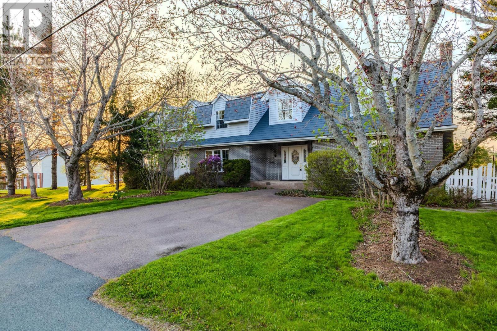337 College Road Property Photo 1