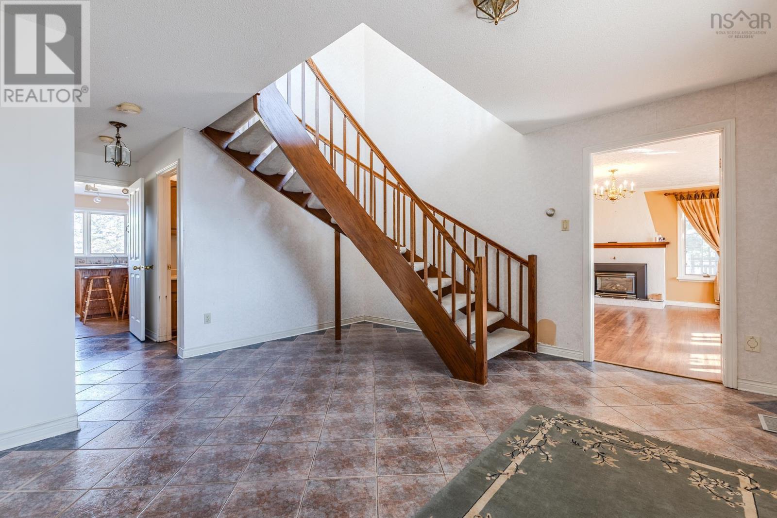 337 College Road Property Photo 5