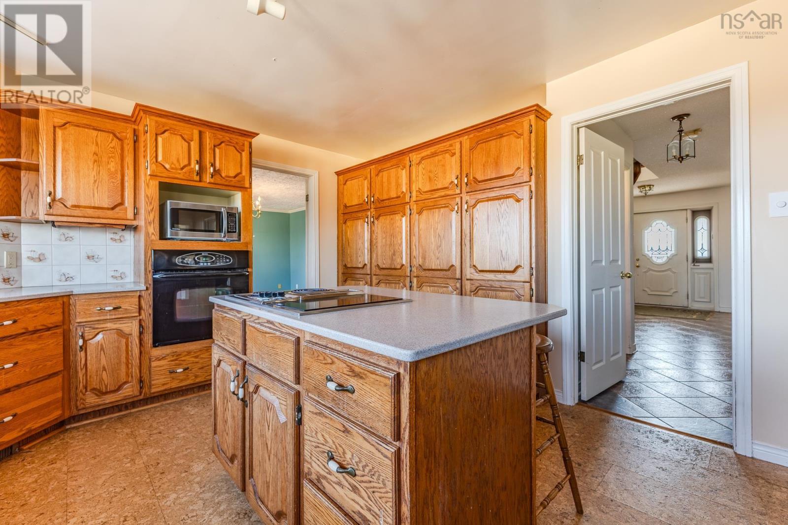 337 College Road Property Photo 7