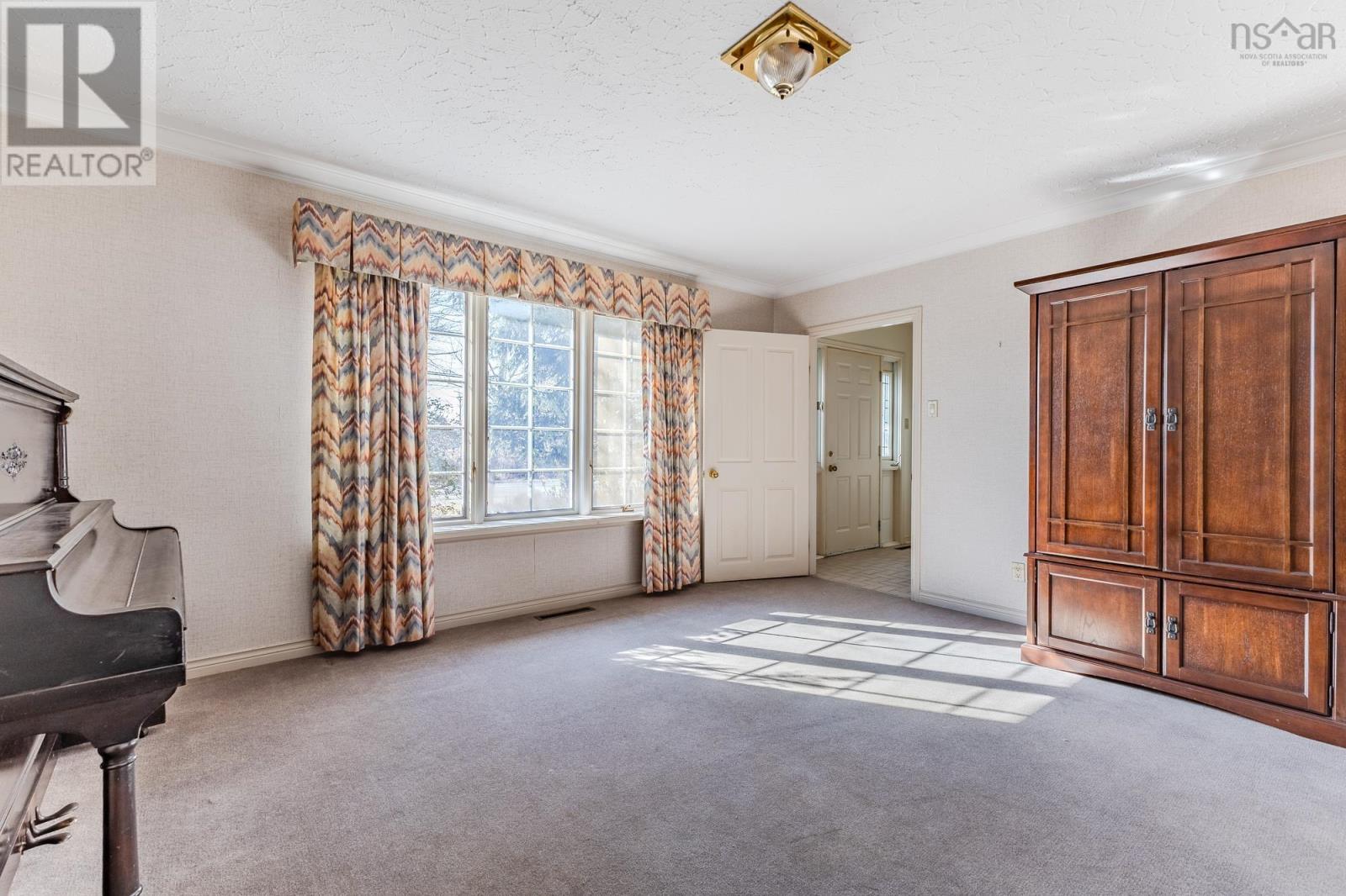 337 College Road Property Photo 16