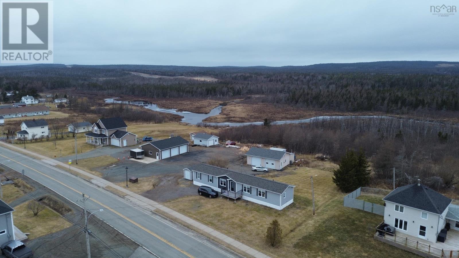 389 Highway 320 Property Photo 6