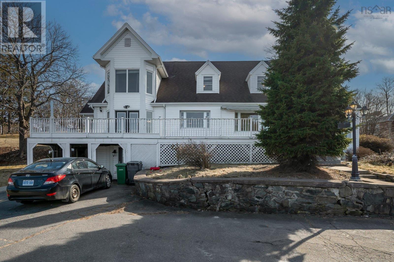 2 Torrington Drive Property Photo