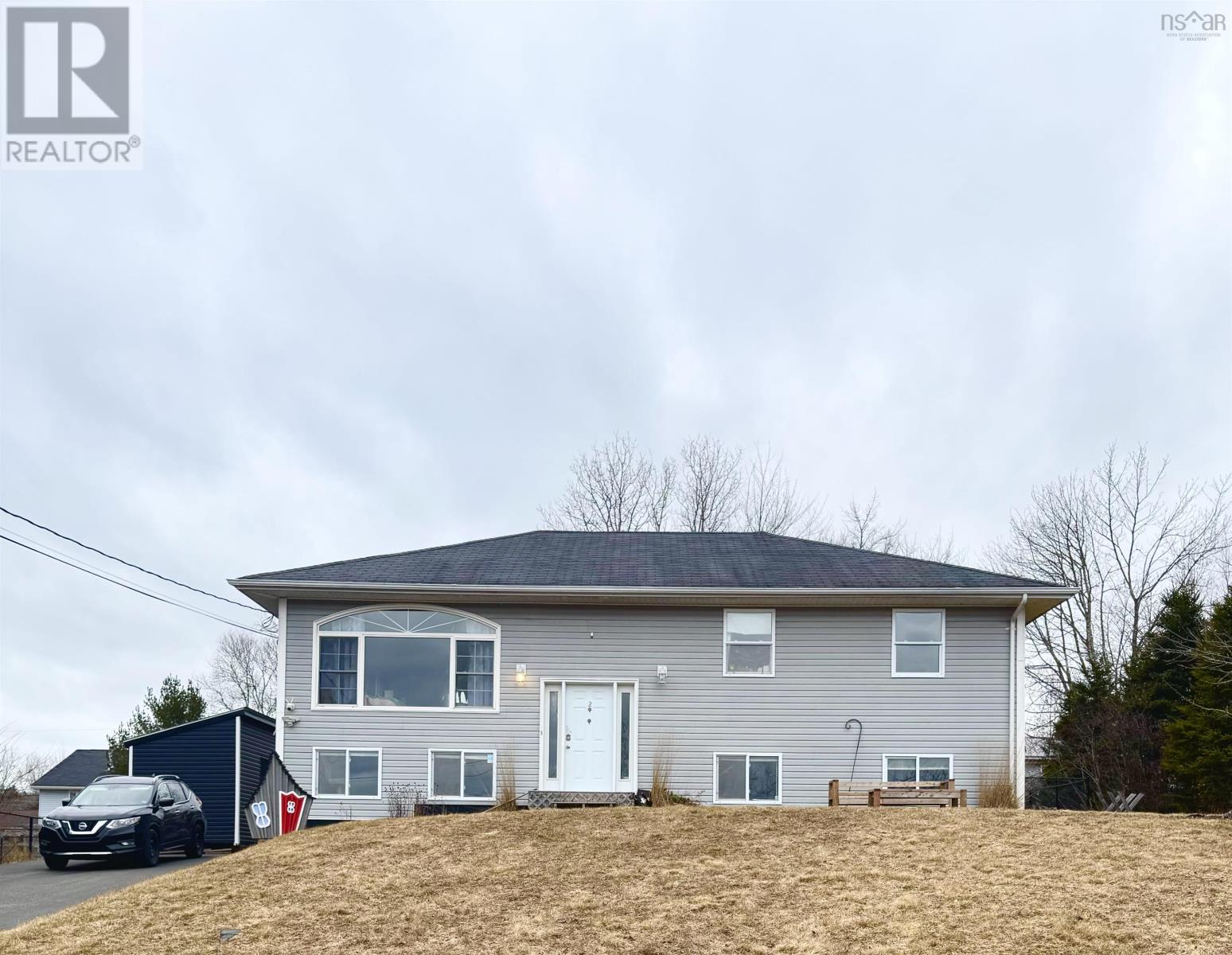 2 Roslindale Drive Property Photo