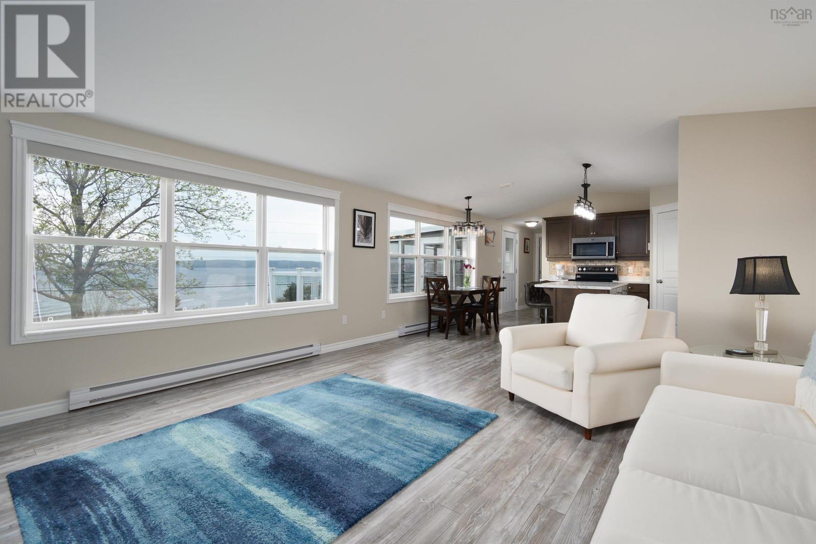 9653 East Bay Highway Property Photo 8