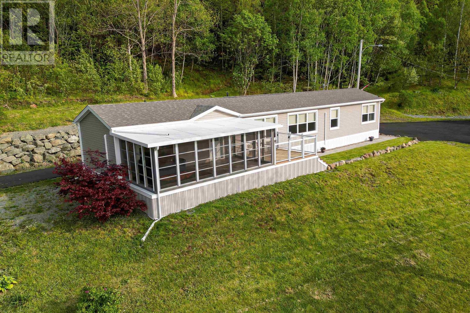 9653 East Bay Highway Property Photo 17