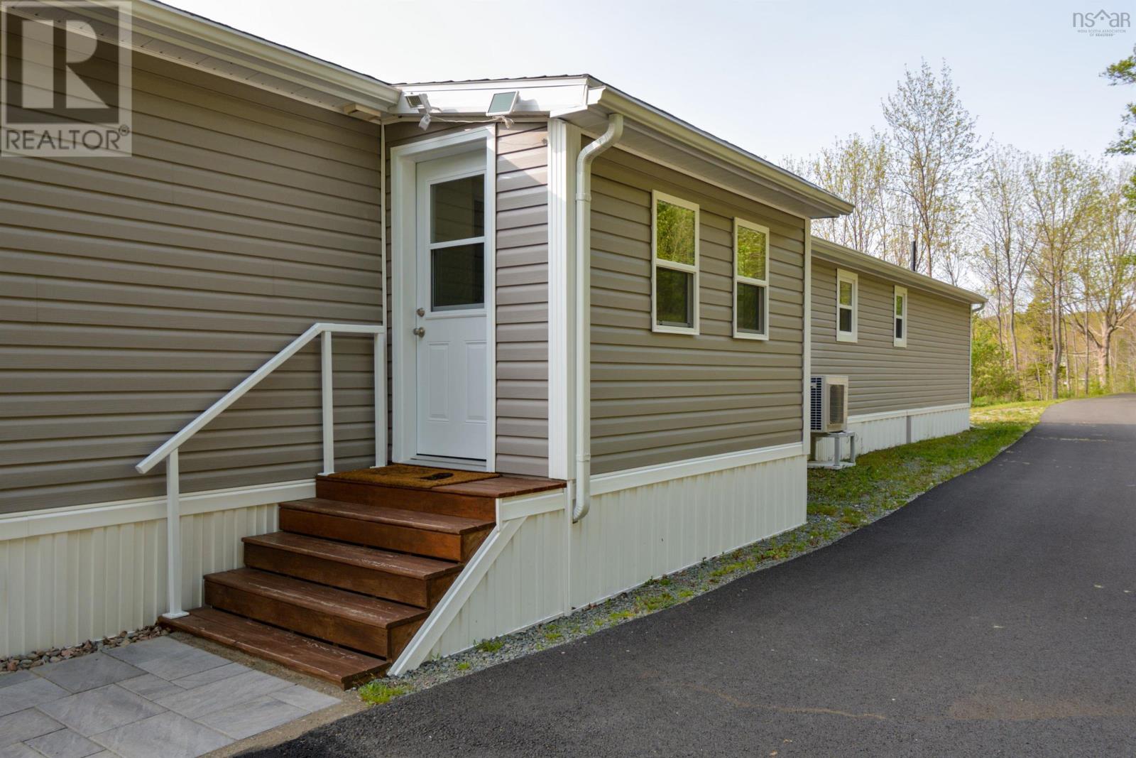 9653 East Bay Highway Property Photo 19