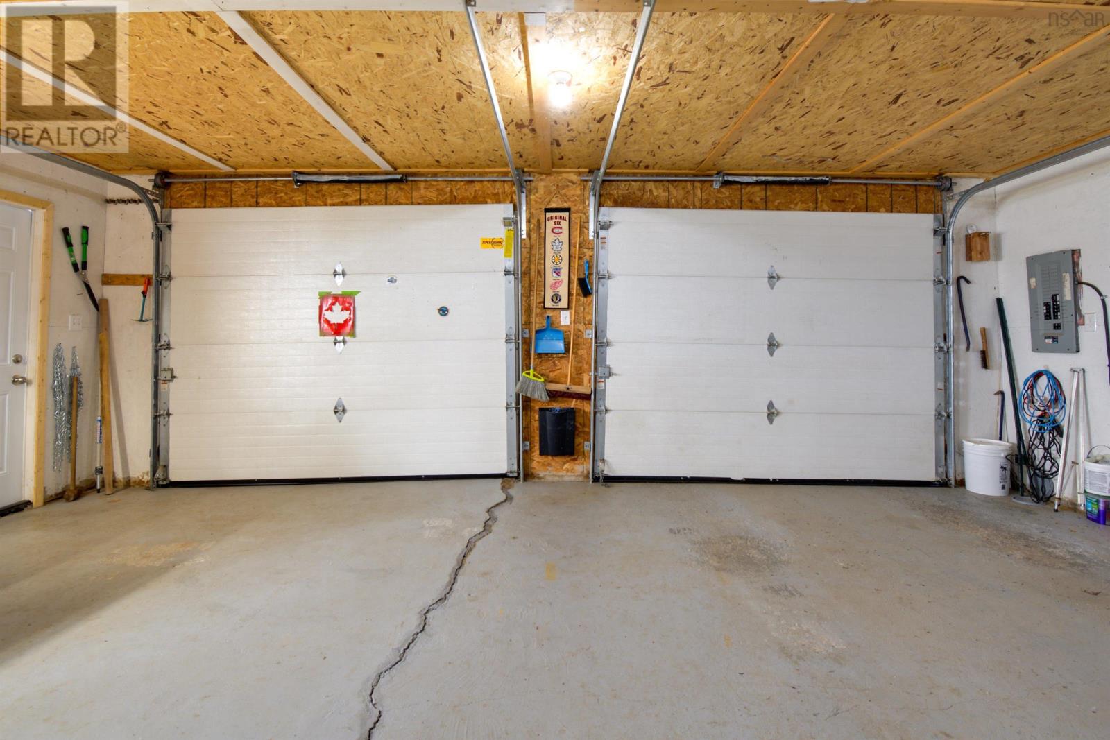 9653 East Bay Highway Property Photo 32