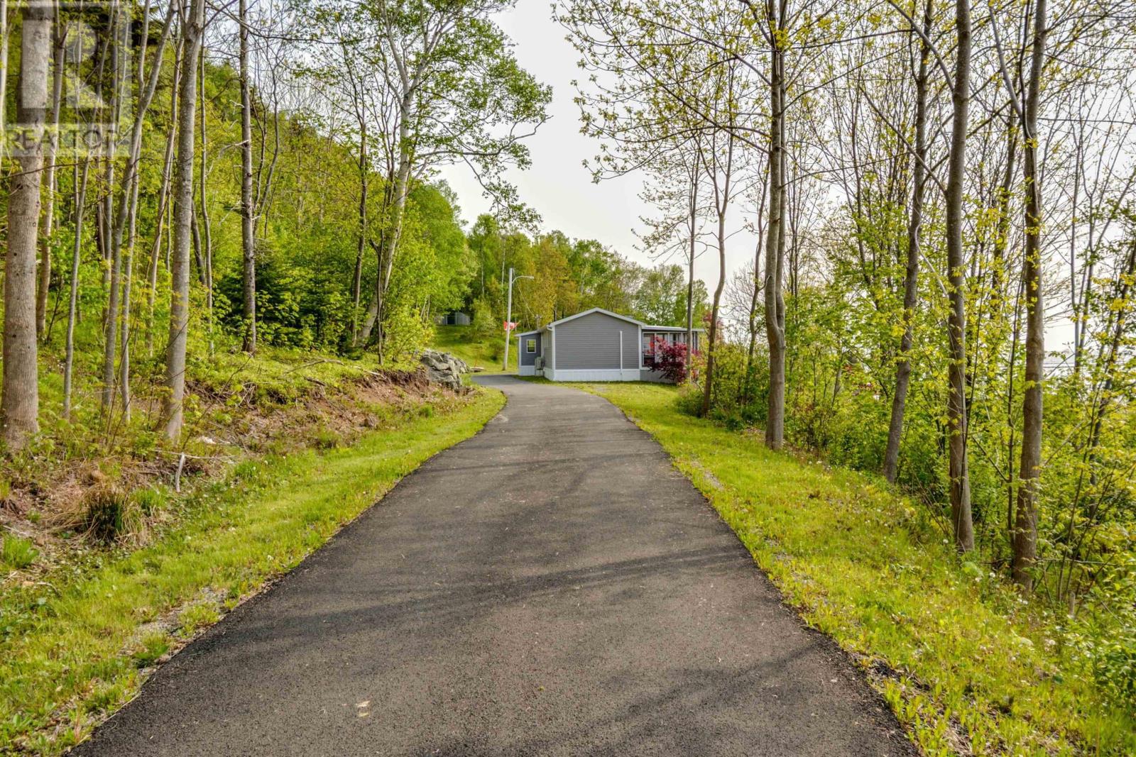 9653 East Bay Highway Property Photo 34
