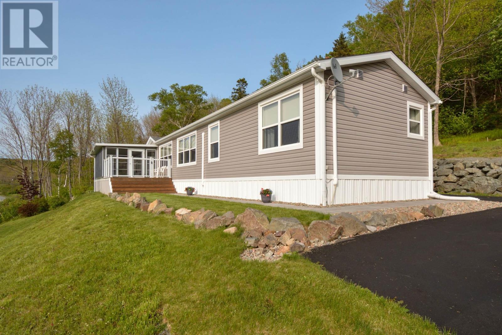 9653 East Bay Highway Property Photo 38