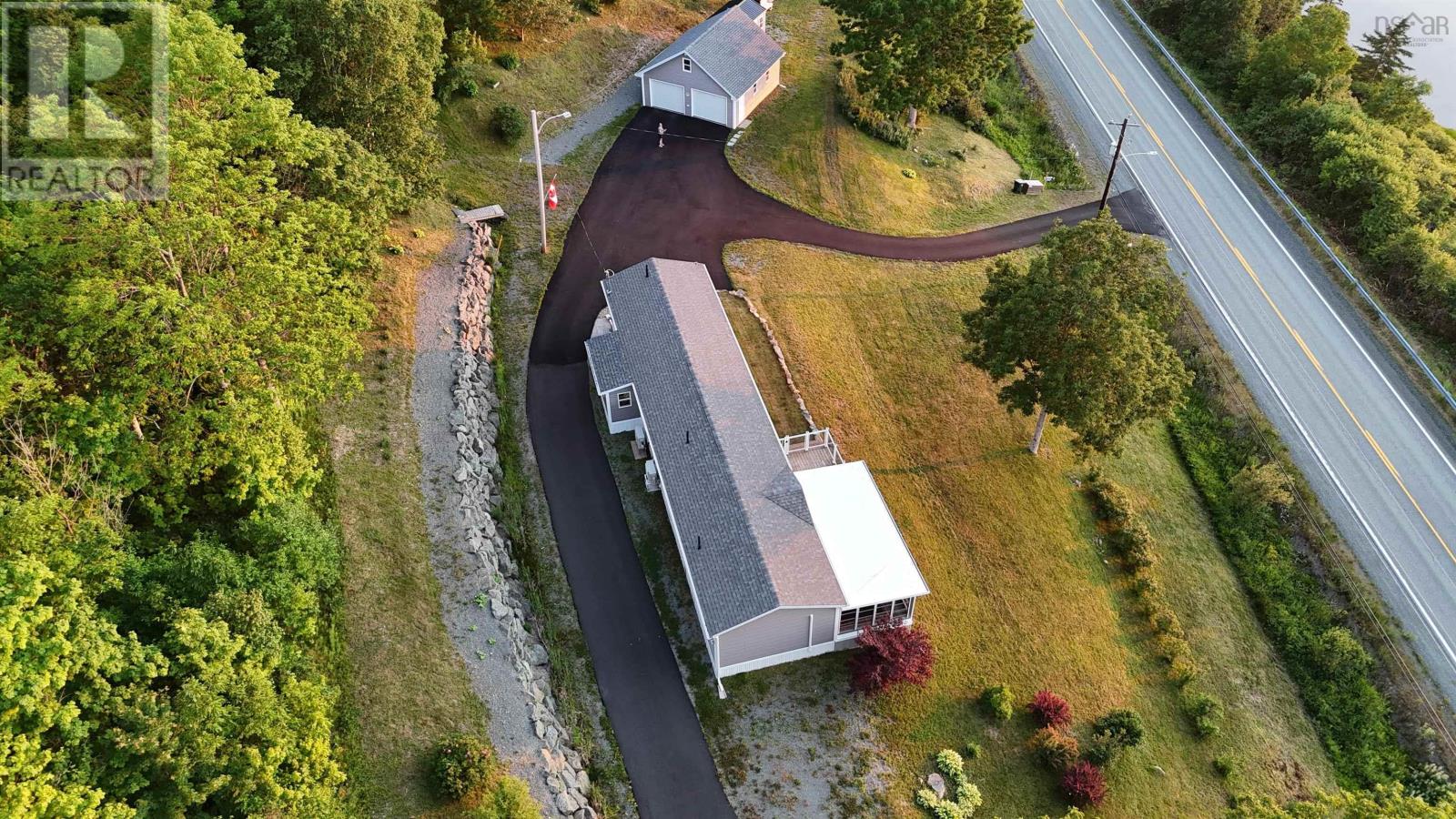 9653 East Bay Highway Property Photo 42