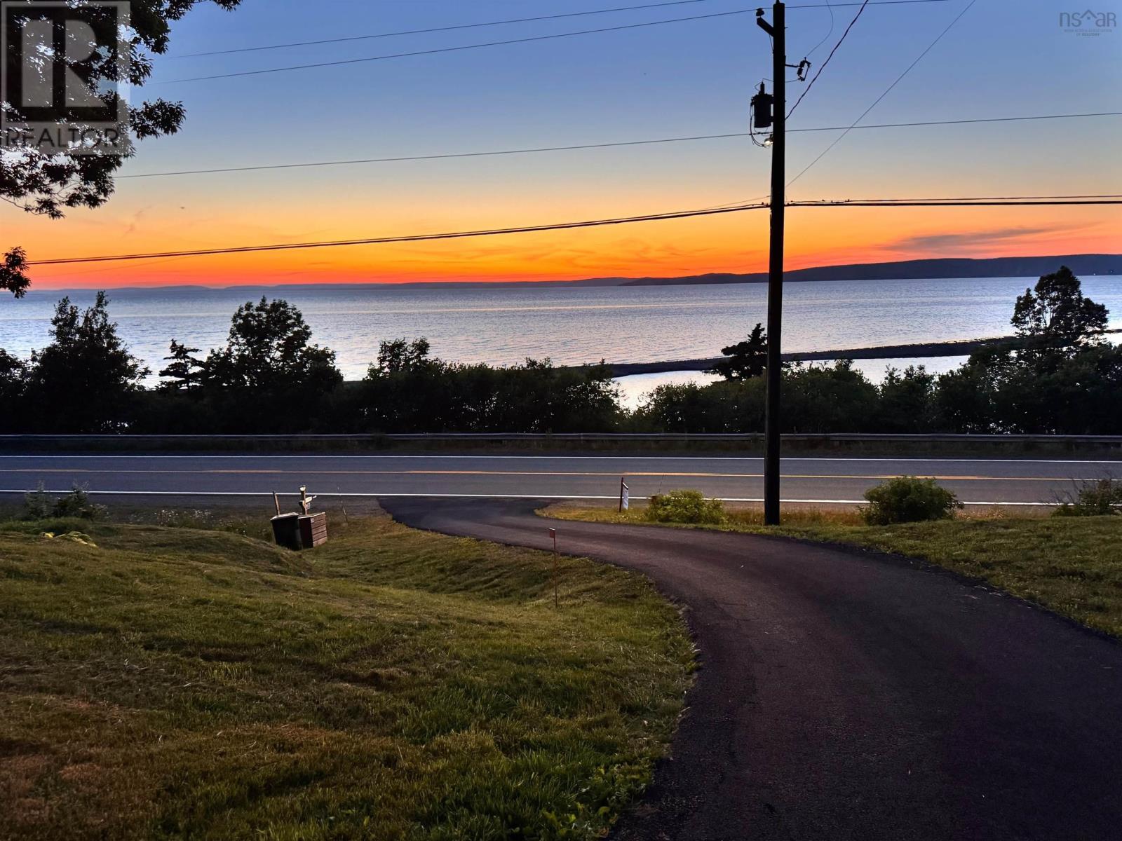 9653 East Bay Highway Property Photo 46