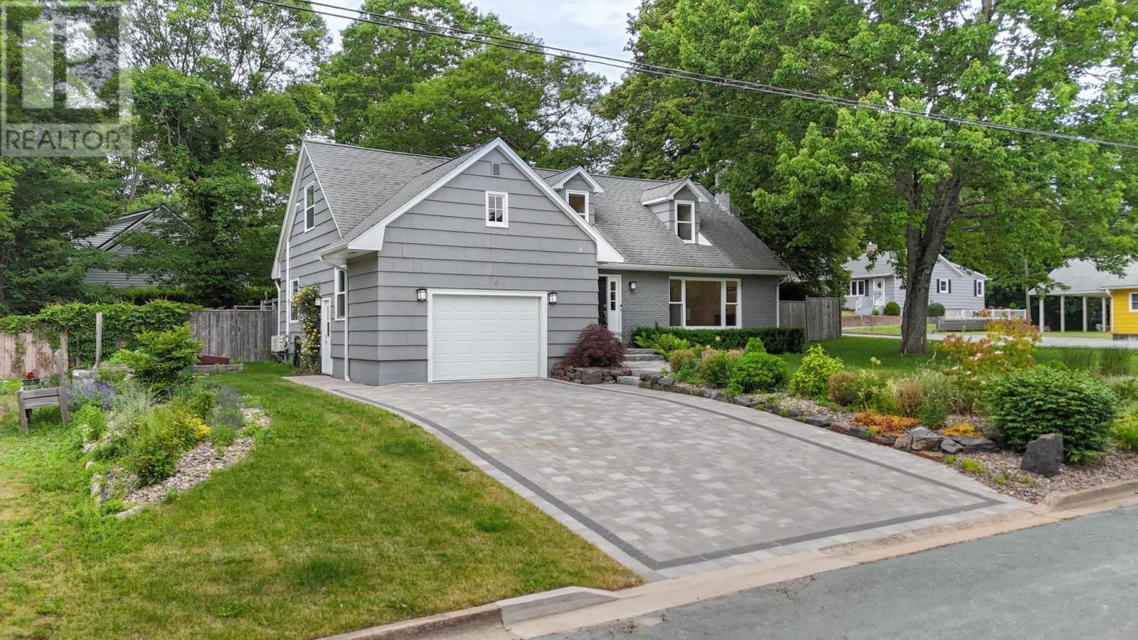 84 Park Street Property Photo 2