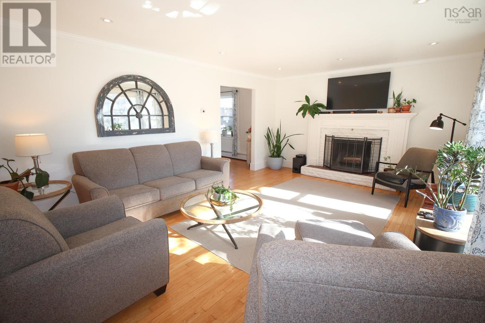 84 Park Street Property Photo 6
