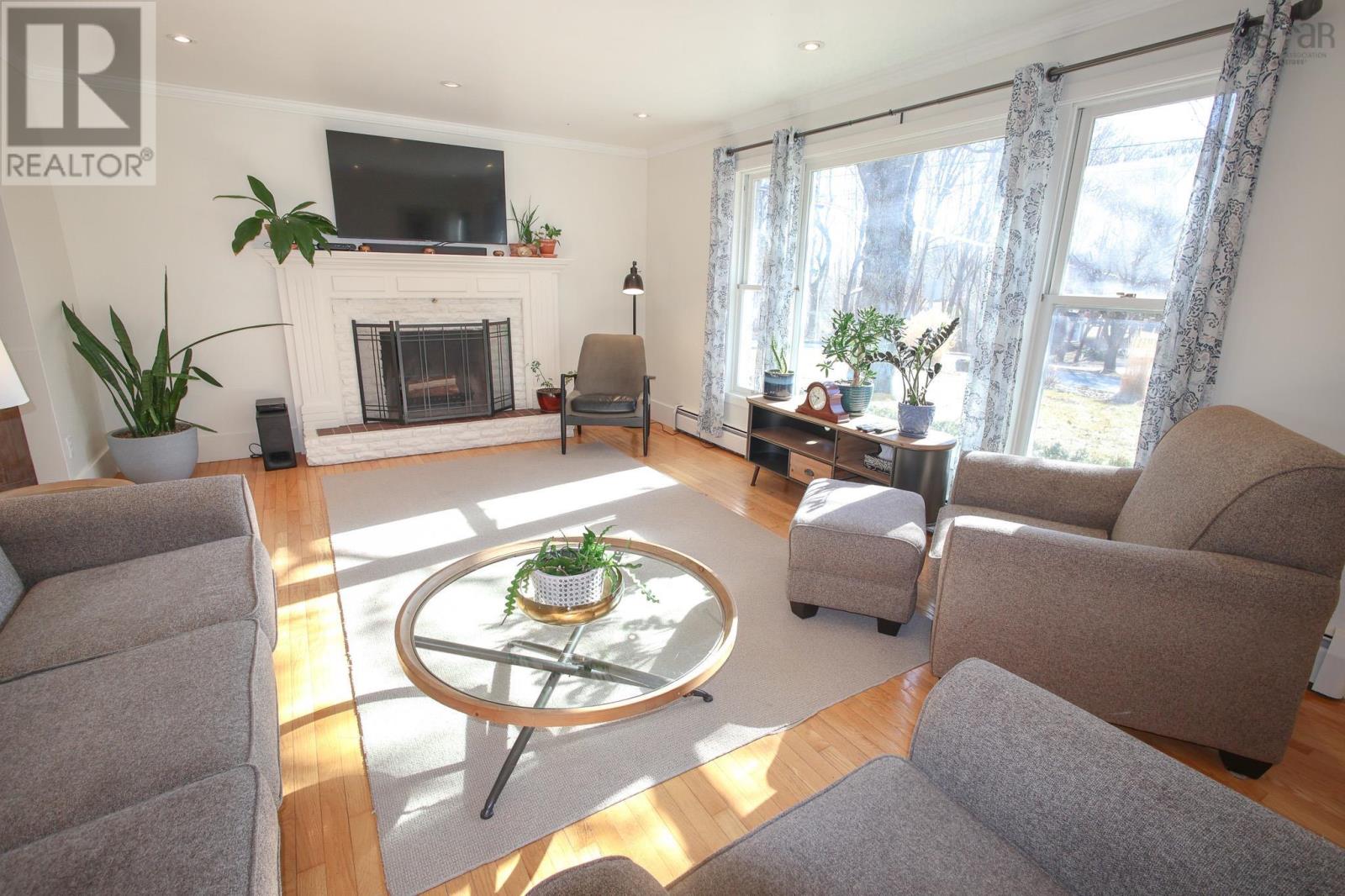 84 Park Street Property Photo 7