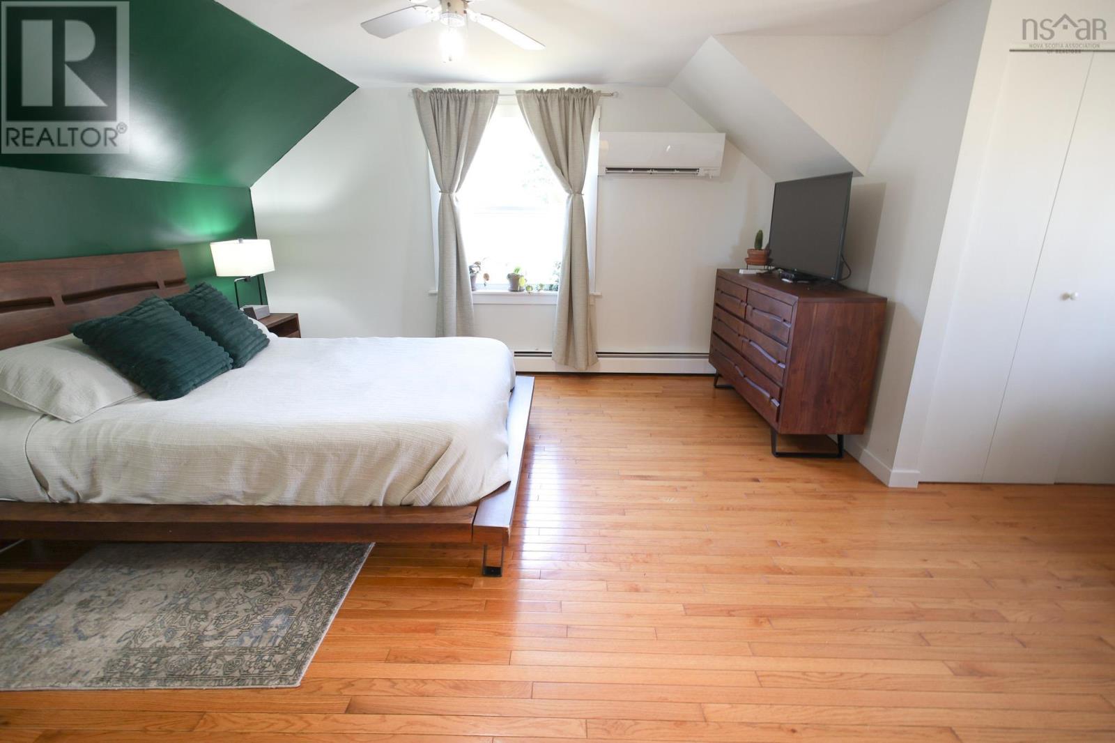 84 Park Street Property Photo 21
