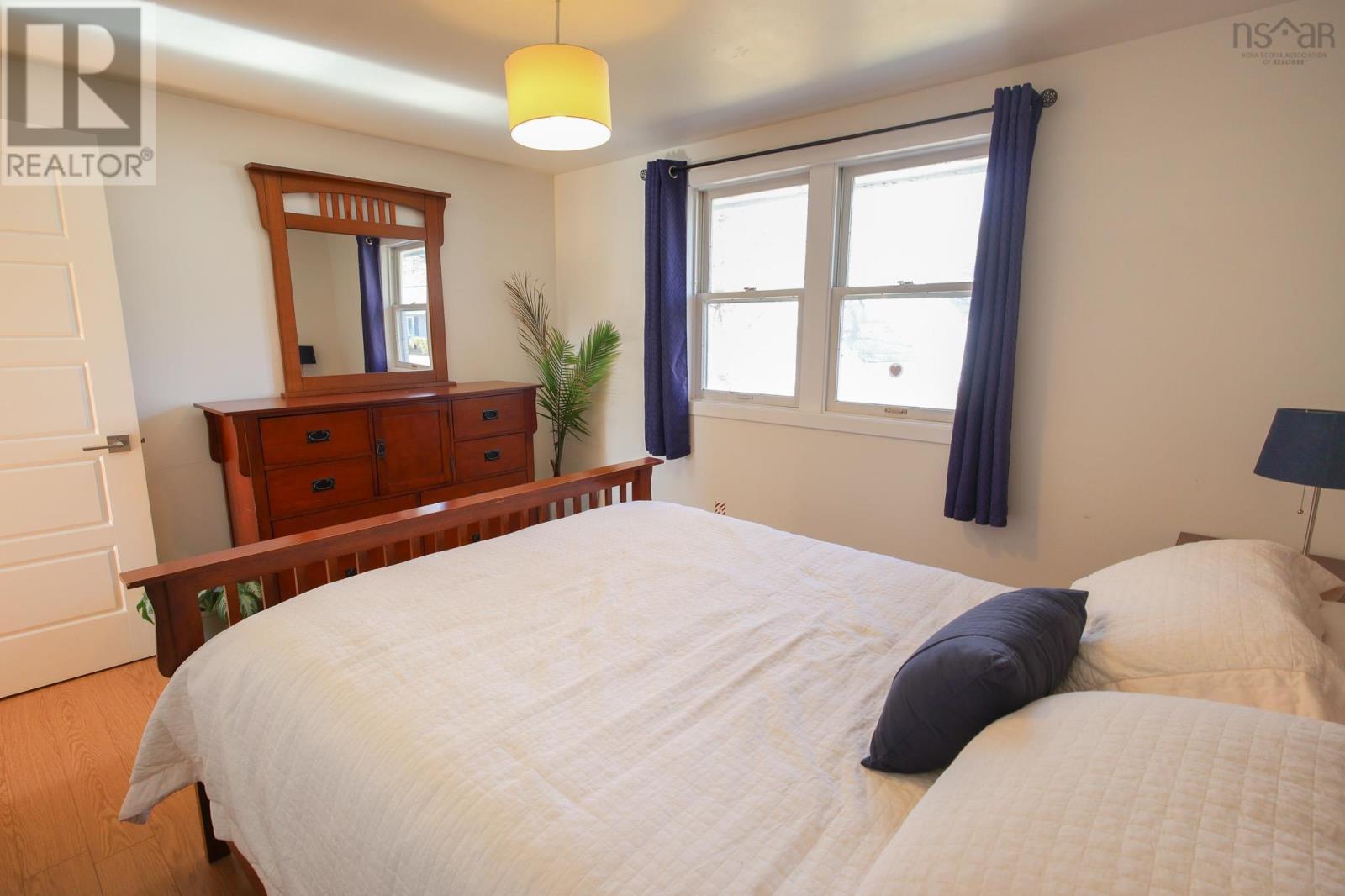 84 Park Street Property Photo 25