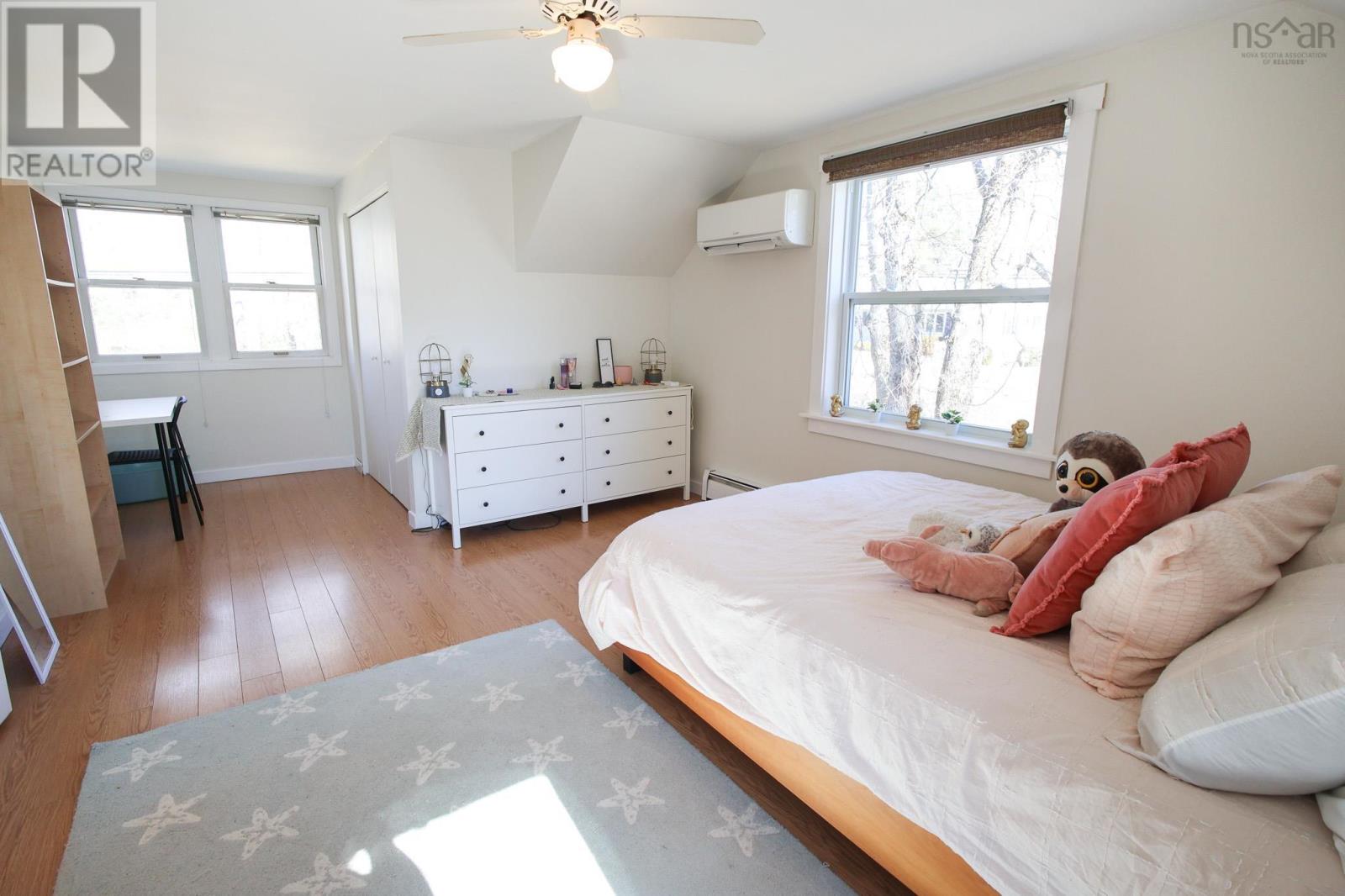84 Park Street Property Photo 27