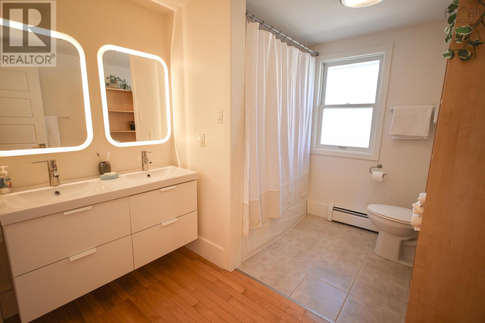 84 Park Street Property Photo 29