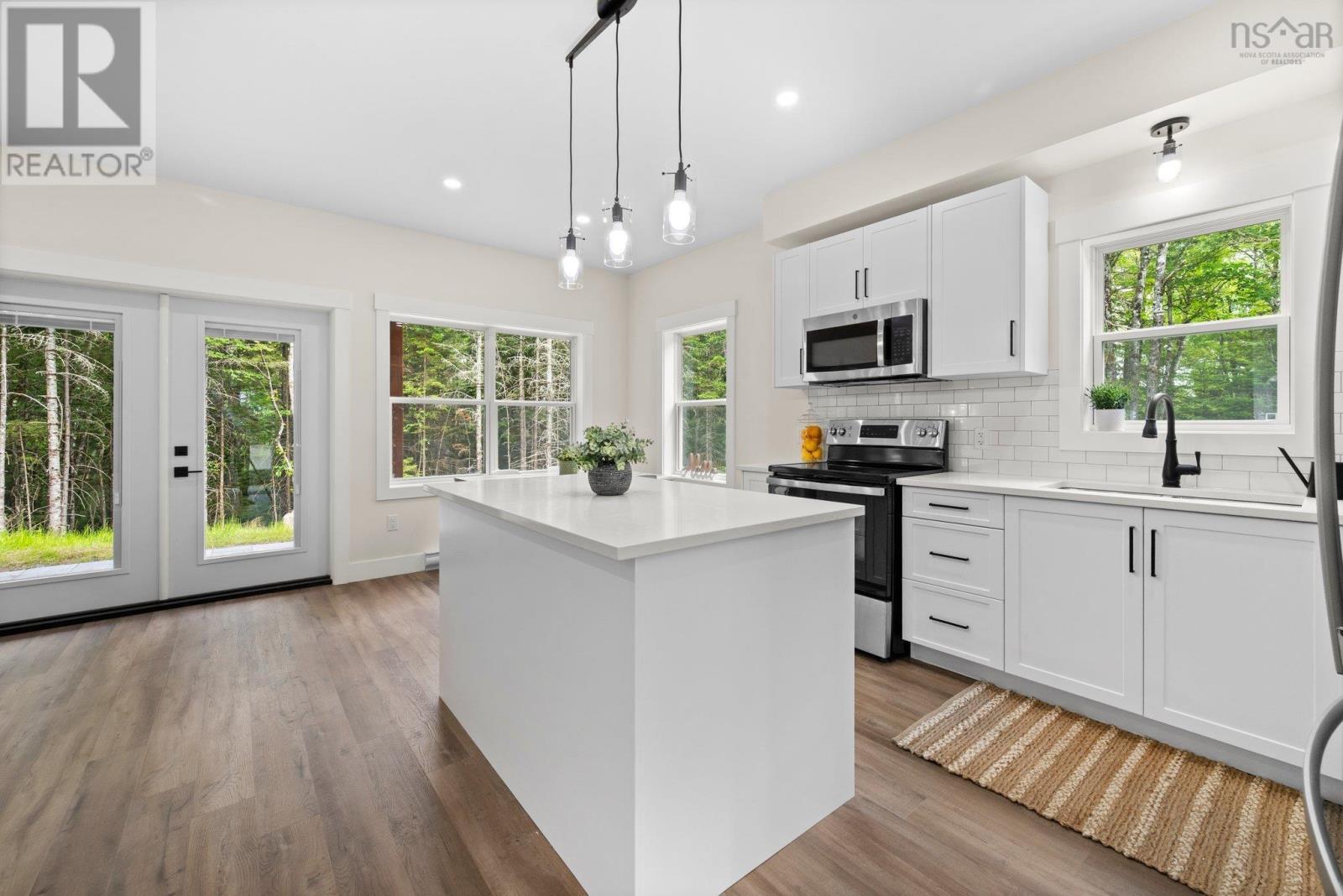 102 44 Blue Jay Way Property Photo 3