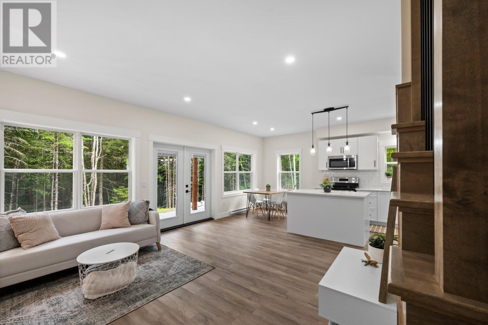 102 44 Blue Jay Way Property Photo 17