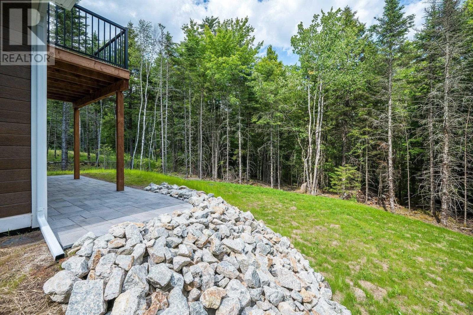 102 44 Blue Jay Way Property Photo 44