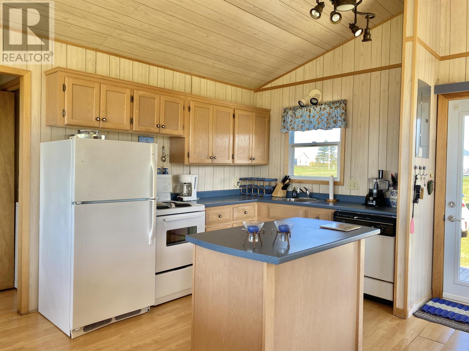 57 West Side Court Property Photo 9